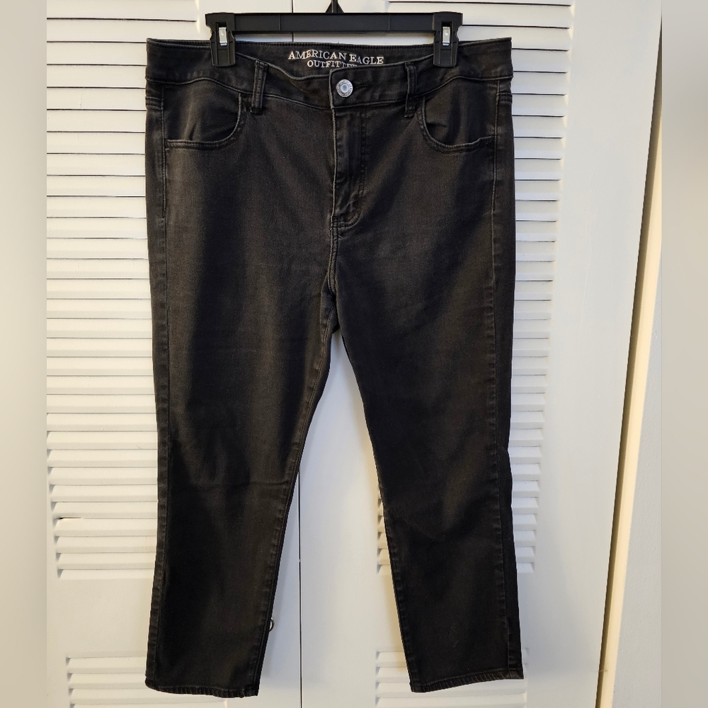 American Eagle Faded Black Jegging Crop Super Stretch - Size 14 Regular